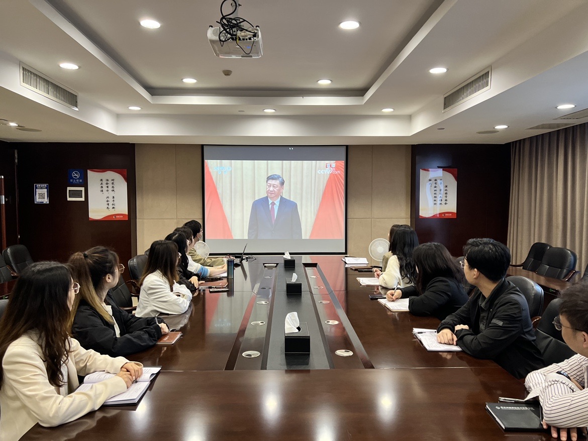 mk组织团员青年集中观看庆祝中国共产主义青年团成立100周年大会