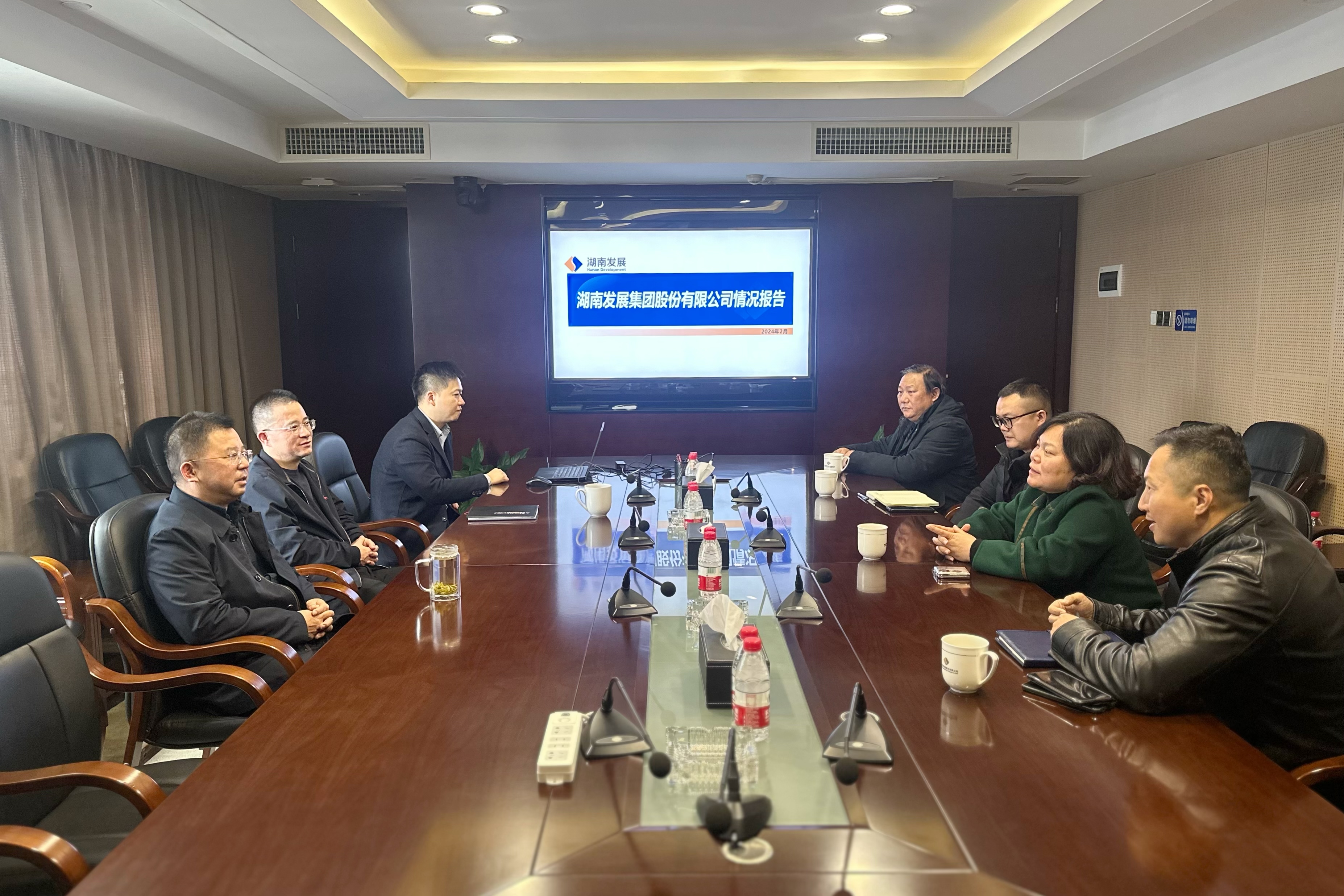 绥宁县李熙桥镇党委一行赴mk（中国）开展党建联村走访座谈